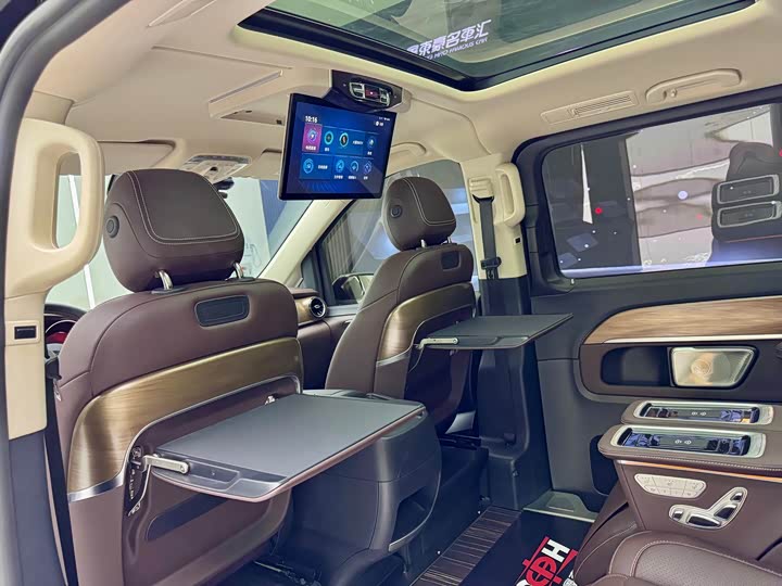 Фото 12 - Mercedes-Benz V-Class