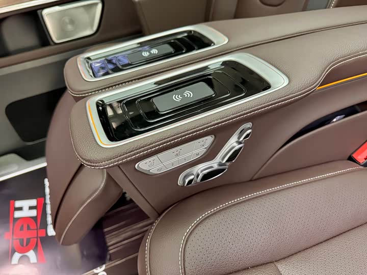 Фото 19 - Mercedes-Benz V-Class