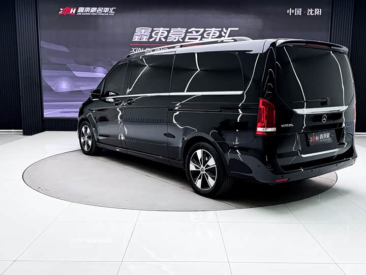 Фото 8 - Mercedes-Benz V-Class