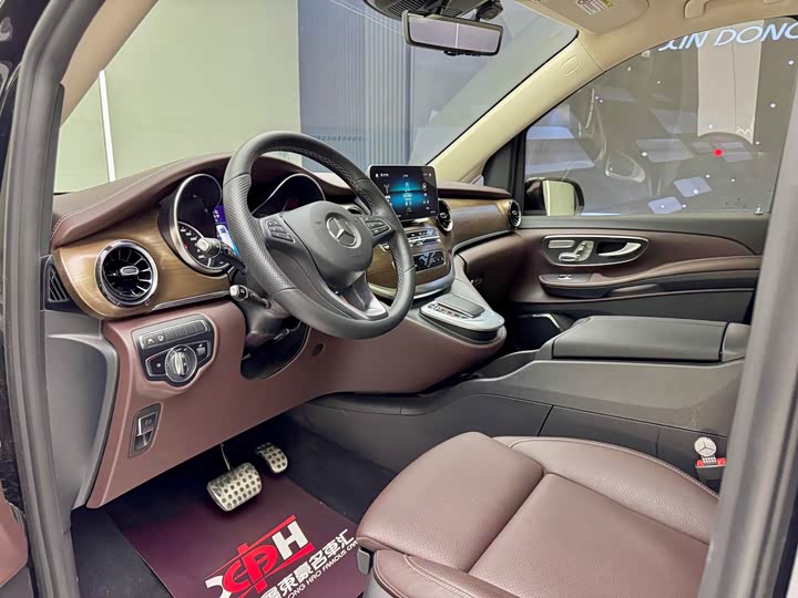 Фото 9 - Mercedes-Benz V-Class