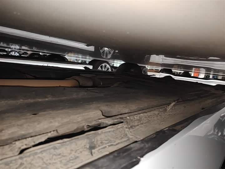 Фото 21 - Jaguar XE L