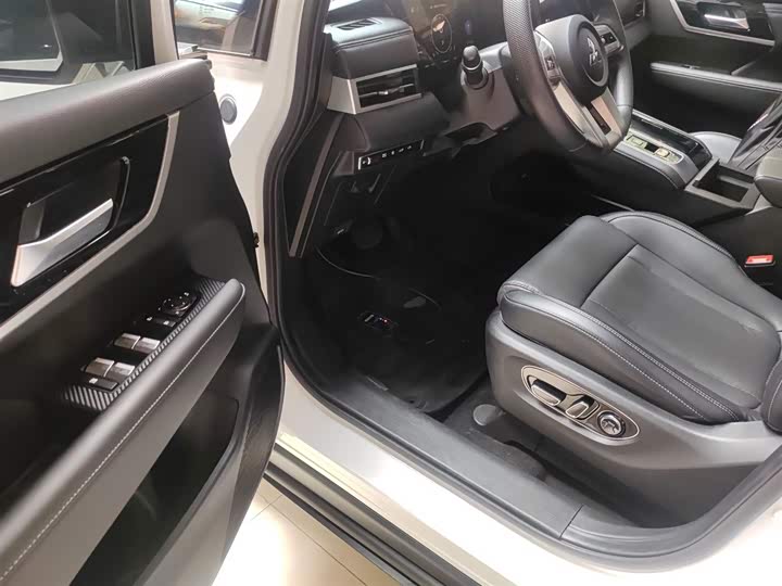 Фото 16 - Mitsubishi Airtrek EV