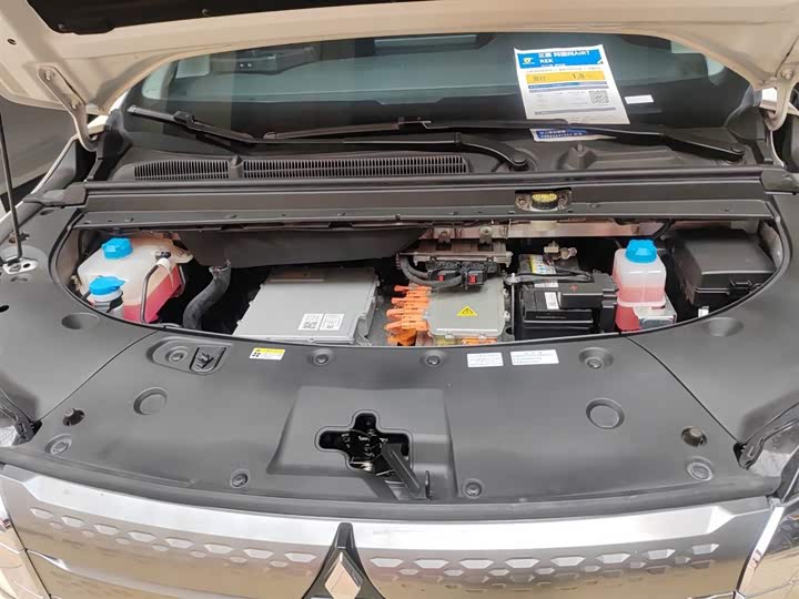 Фото 20 - Mitsubishi Airtrek EV