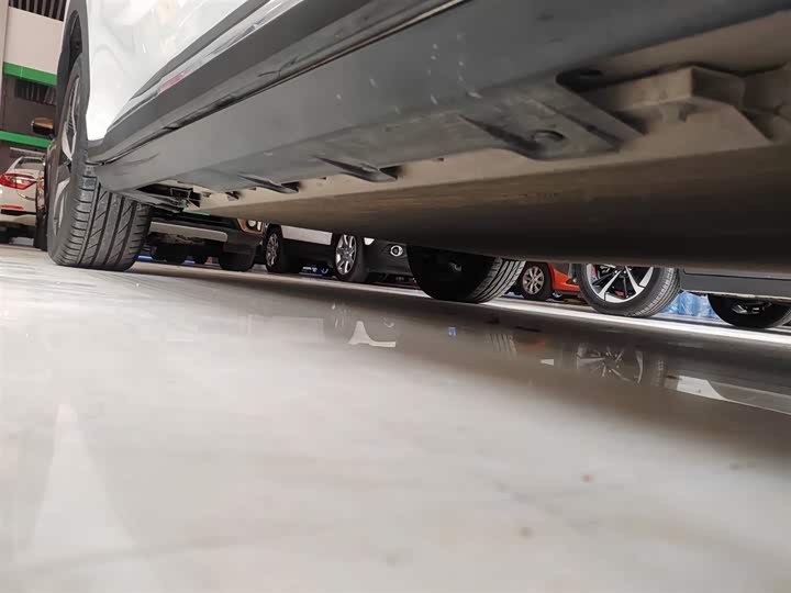 Фото 21 - Mitsubishi Airtrek EV