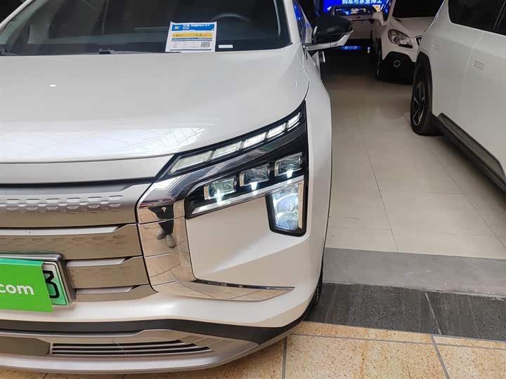 Фото 24 - Mitsubishi Airtrek EV