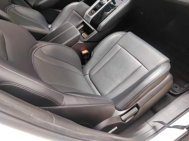 Фото 25 - Mitsubishi Airtrek EV