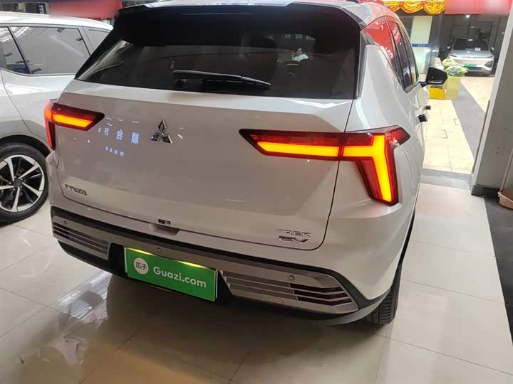 Фото 7 - Mitsubishi Airtrek EV