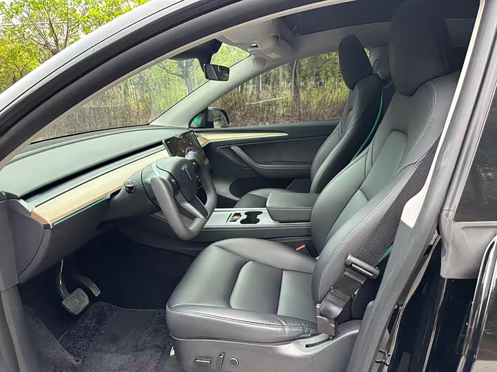 Фото 4 - Tesla Model Y