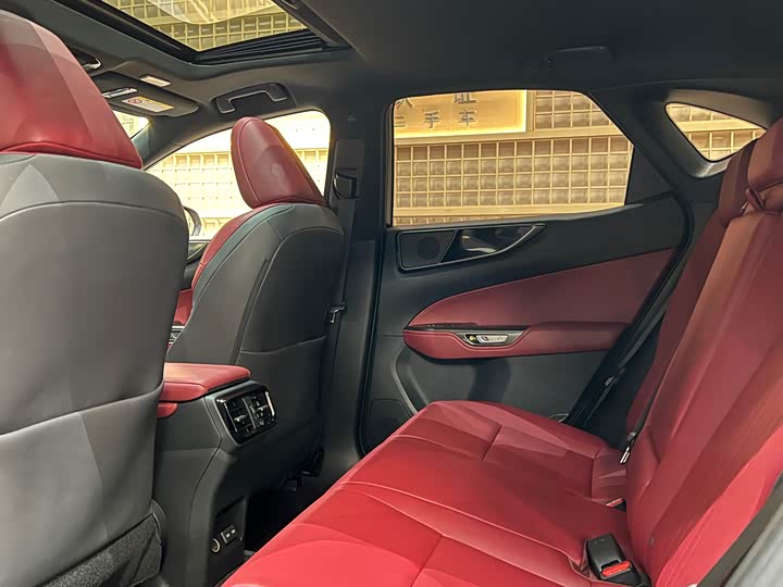 Фото 3 - Lexus NX