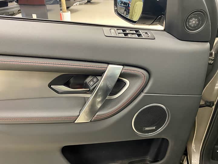 Фото 10 - Land Rover Discovery Sport