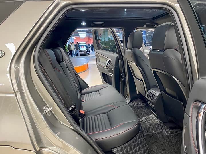 Фото 16 - Land Rover Discovery Sport