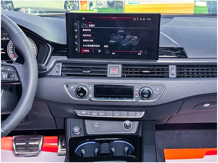 Фото 7 - Audi A4L