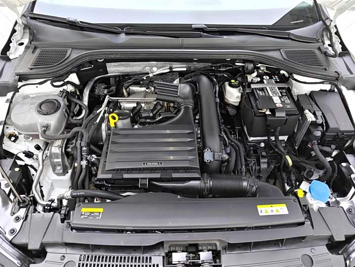 Фото 10 - Volkswagen Golf