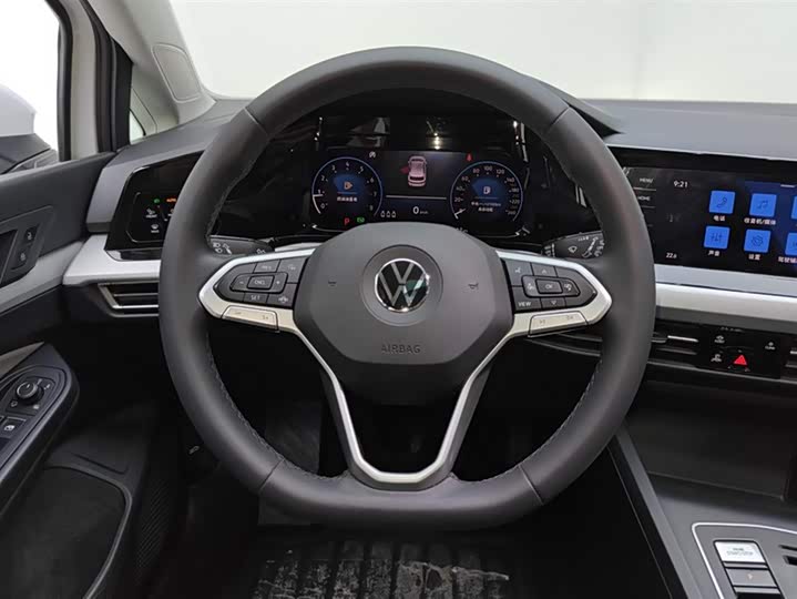 Фото 15 - Volkswagen Golf