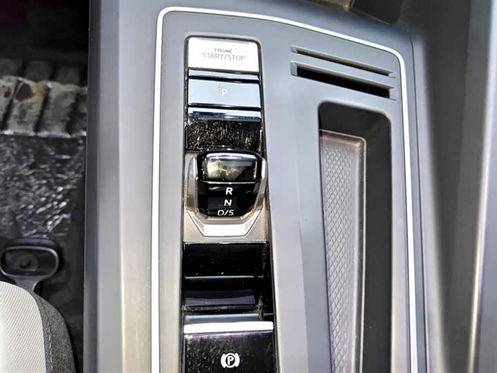 Фото 16 - Volkswagen Golf