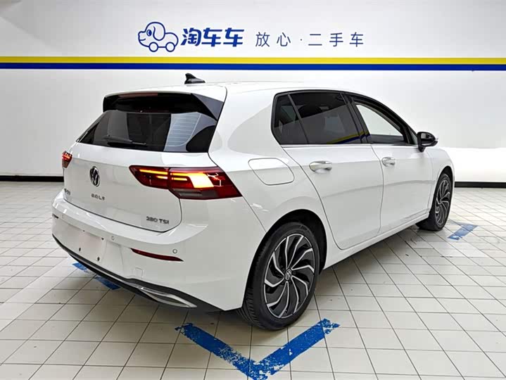 Фото 3 - Volkswagen Golf