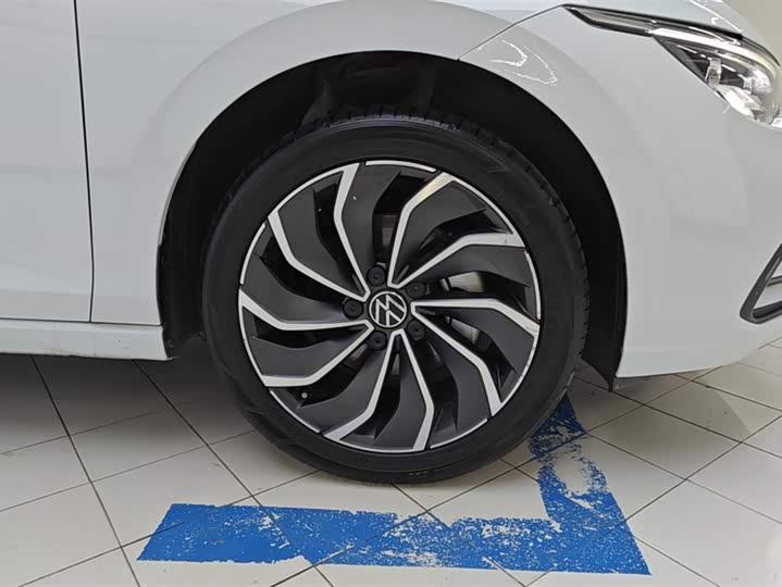 Фото 6 - Volkswagen Golf