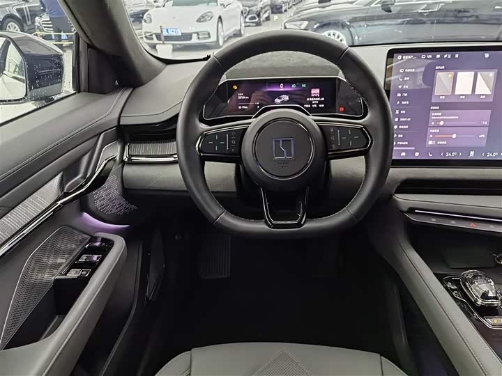 Фото 13 - Zeekr 001