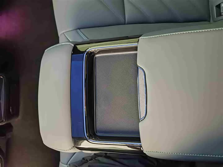 Фото 16 - Zeekr 001