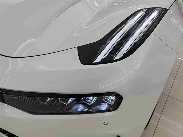 Фото 5 - Zeekr 001