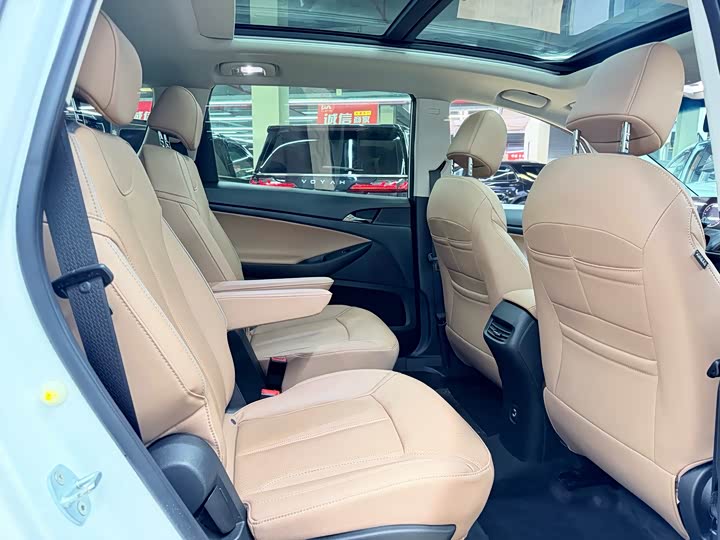 Фото 15 - Buick GL6