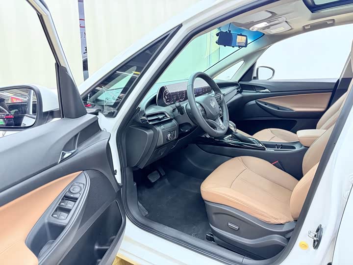 Фото 19 - Buick GL6