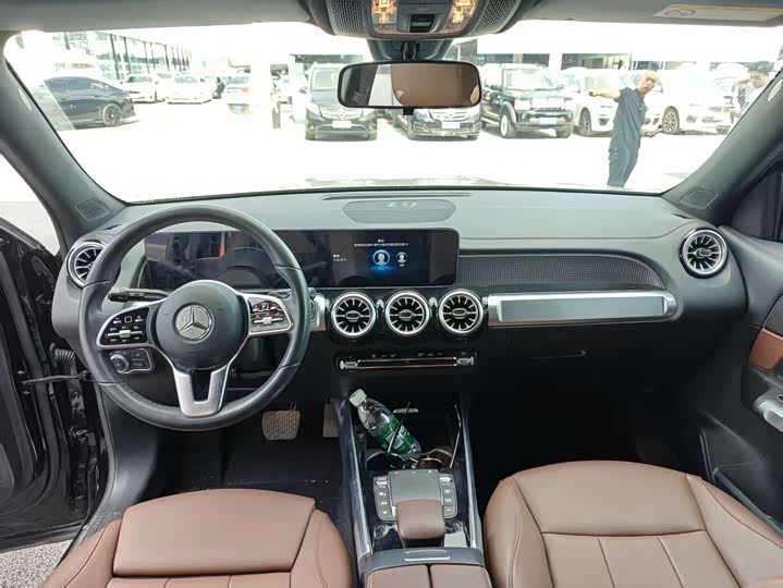 Фото 12 - Mercedes-Benz GLB-Class