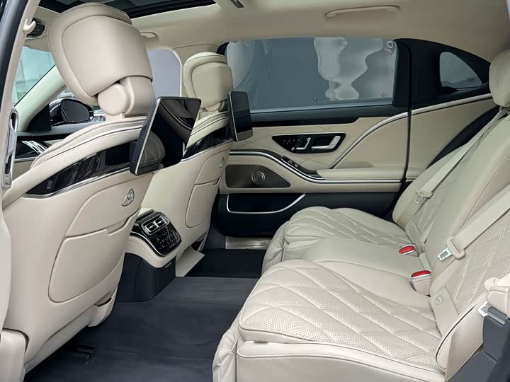Фото 12 - Mercedes-Benz Maybach S-Class