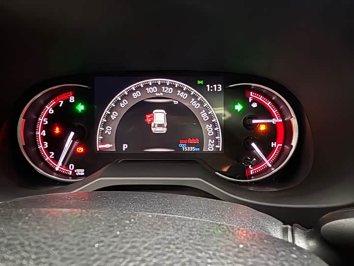 Фото 15 - Toyota RAV4