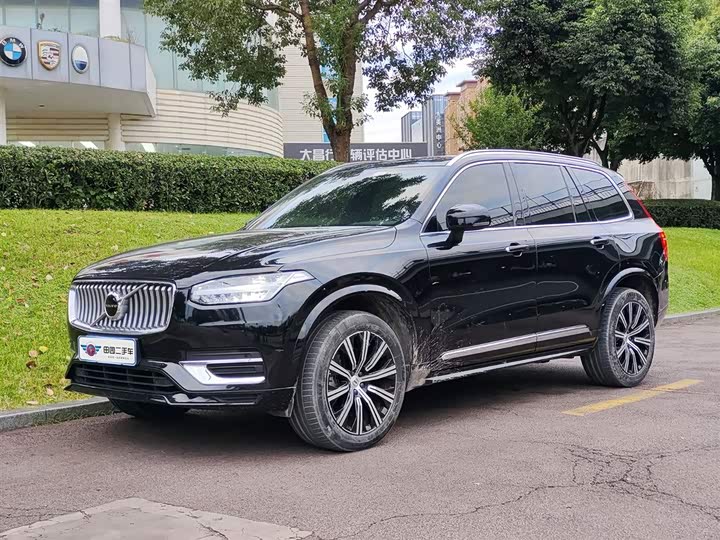 Фото 1 - Volvo XC90