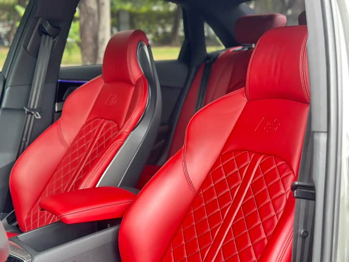 Фото 12 - Audi S4