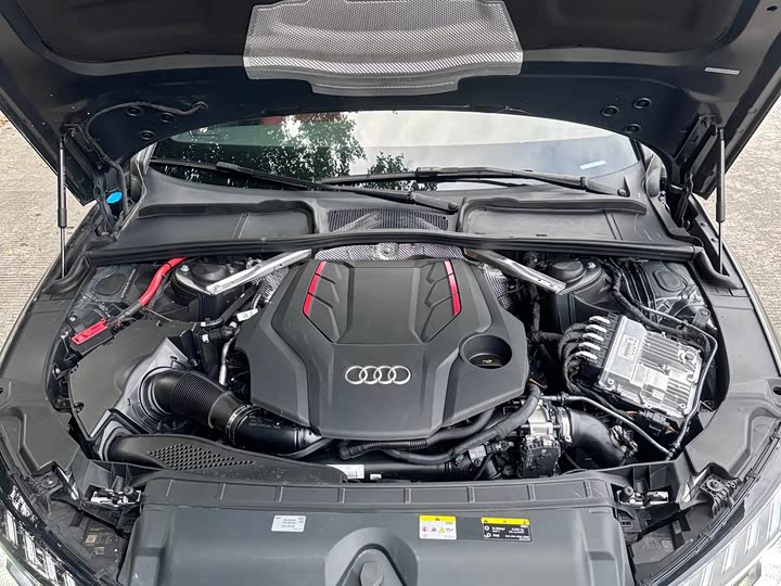 Фото 19 - Audi S4