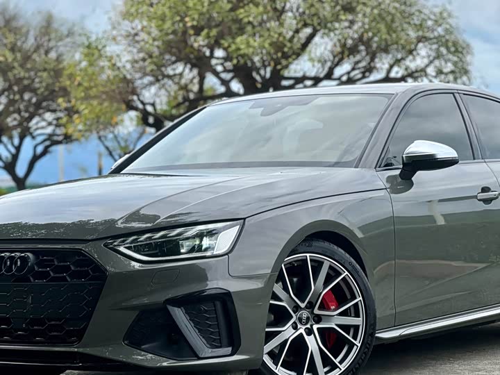 Фото 2 - Audi S4