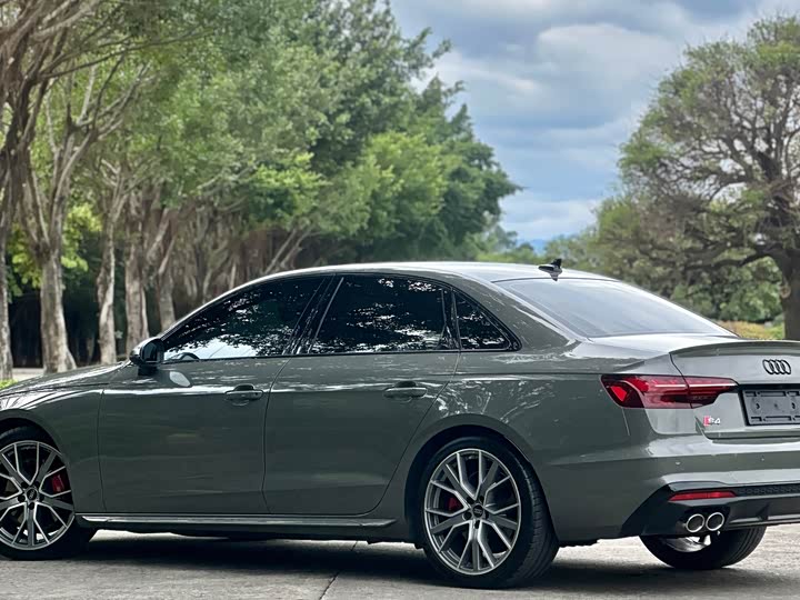 Фото 5 - Audi S4