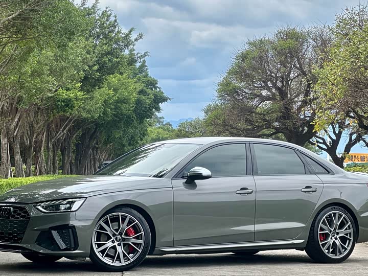 Фото 8 - Audi S4