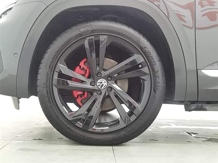 Фото 17 - Volkswagen Teramont X