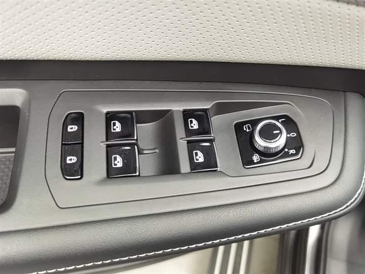 Фото 9 - Volkswagen Teramont X