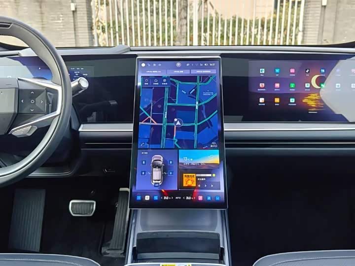 Фото 11 - HiPhi Y