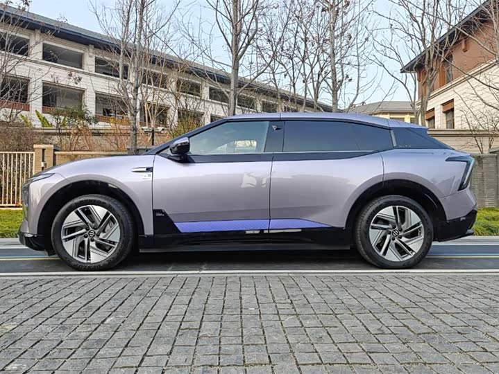 Фото 3 - HiPhi Y