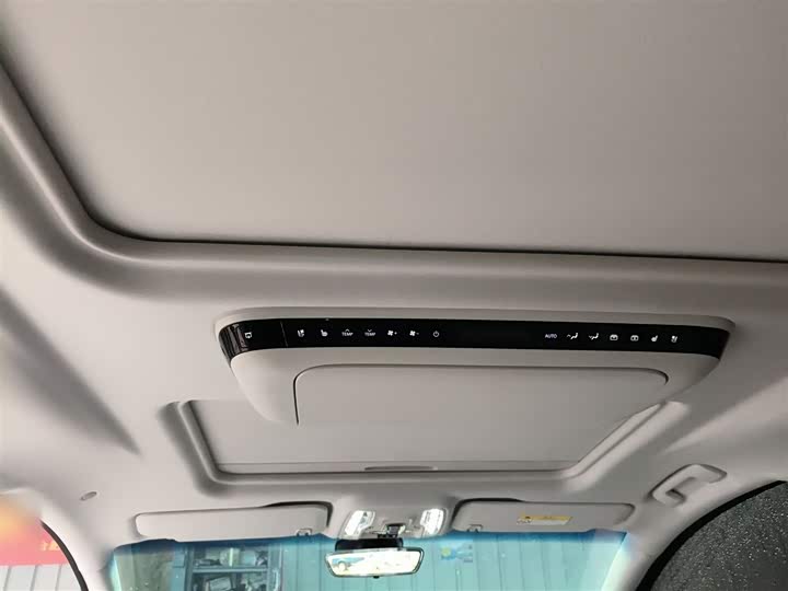 Фото 18 - Buick GL8 Hybrid