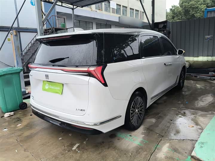 Фото 7 - Buick GL8 Hybrid