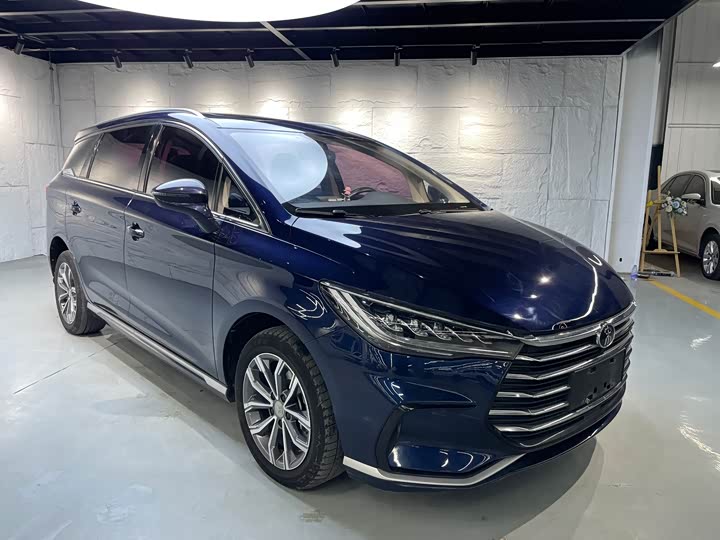 Фото 3 - BYD Song Max