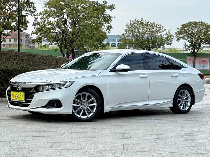 Фото 1 - Honda Accord