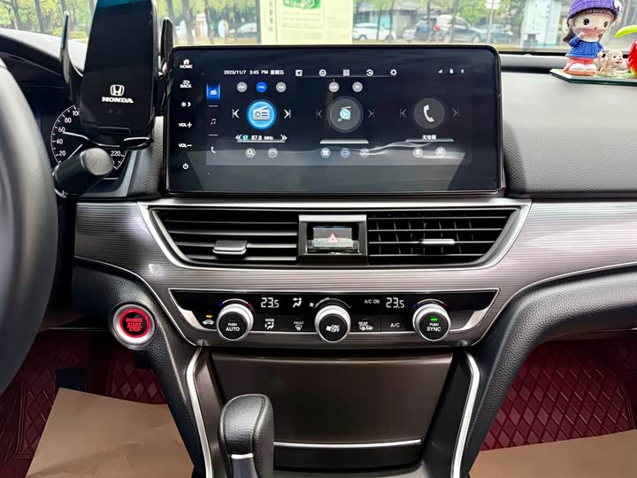 Фото 14 - Honda Accord