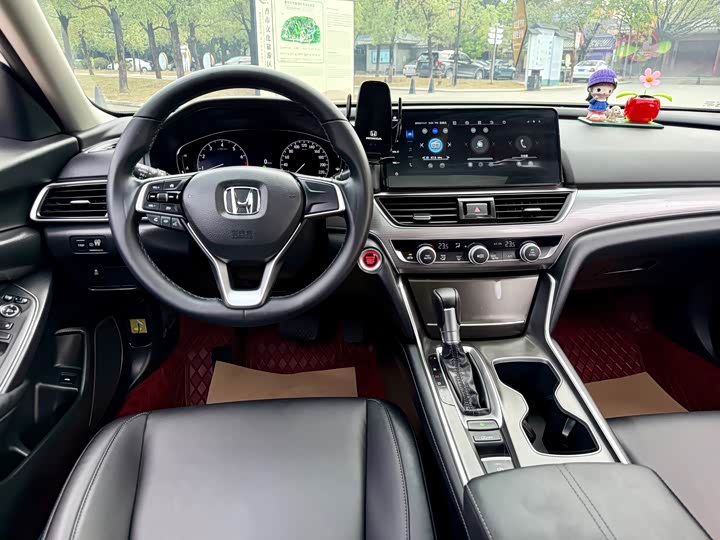 Фото 16 - Honda Accord