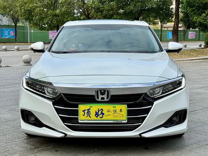 Фото 2 - Honda Accord