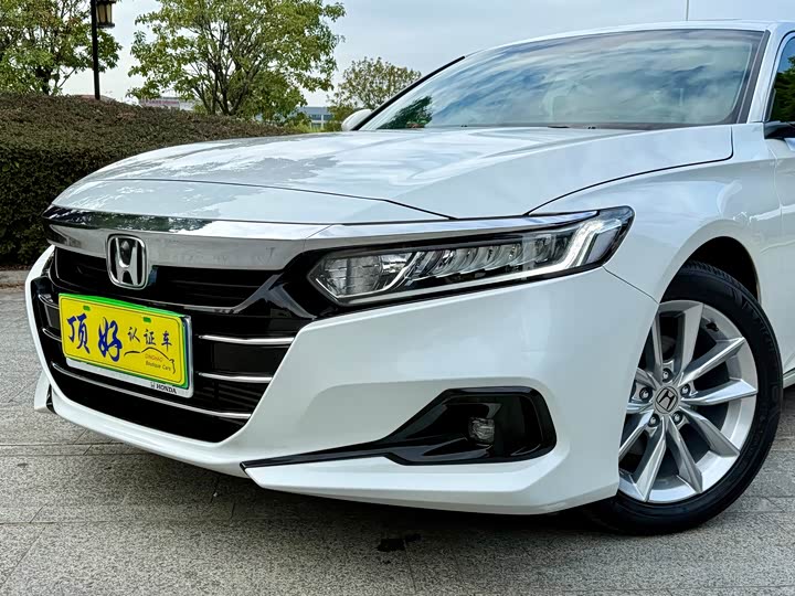 Фото 22 - Honda Accord