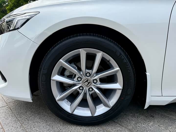 Фото 26 - Honda Accord