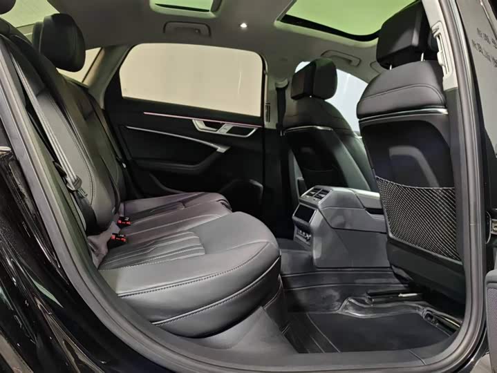 Фото 6 - Audi A6L