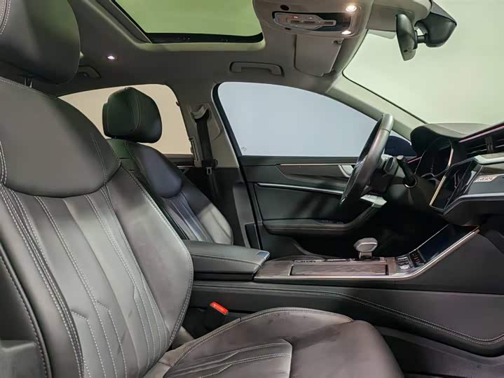 Фото 8 - Audi A6L